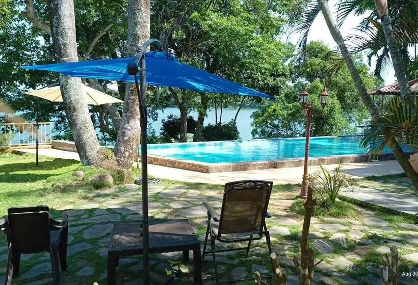 Standard-studio Allasnäkymä, Villas At Gone Fishing Panamá Resort