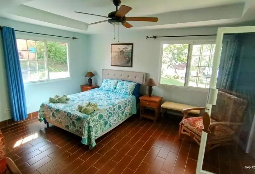 Standard-studio Allasnäkymä, Villas At Gone Fishing Panamá Resort