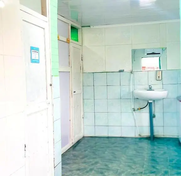 اتاق استاندارد سه تخته با سرویس بهداشتی مشترک, Monkhsuuri Guesthouse