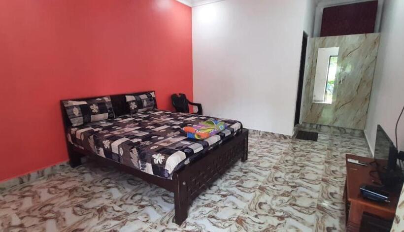 חדר משפחתי, Le Grace Kovalam