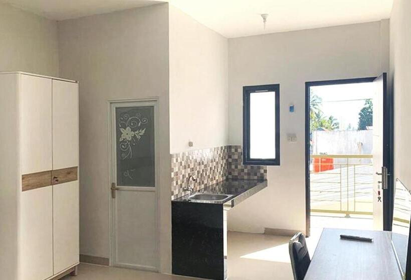 חדר סופריור, Urbanview Hotel Juanda Kota Agung By Reddoorz