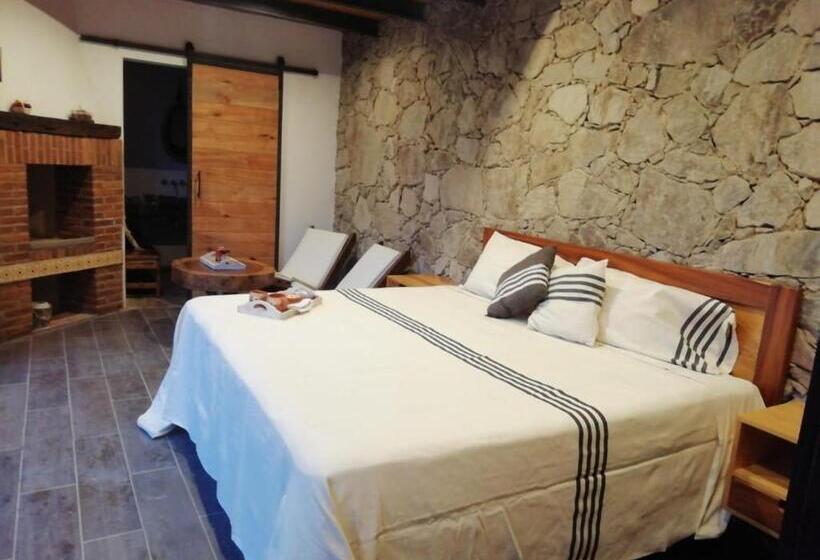 غرفة قياسية مزوَّدة بتراس, La Toscanía Tapalpa Resort & Agroturismo