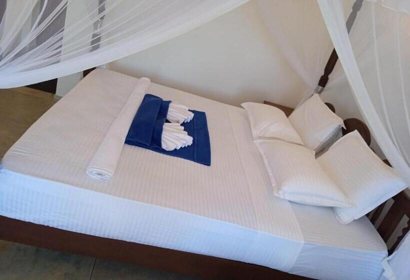 패밀리 룸, Pearldrop Waves Mirissa