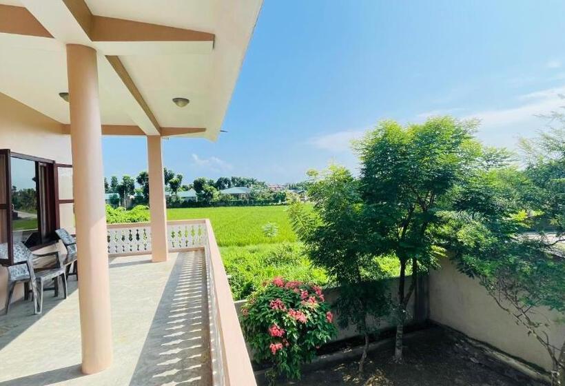 اتاق استاندارد, Tree Tops  A Serene Friendly Hotel In Sauraha