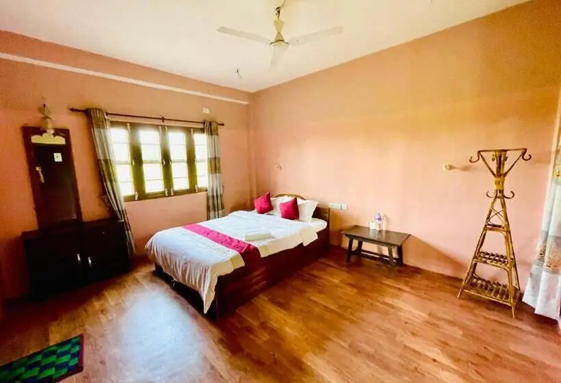 اتاق استاندارد یک نفره, Tree Tops  A Serene Friendly Hotel In Sauraha