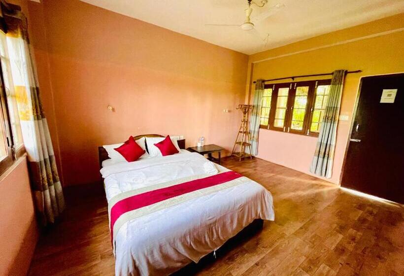 اتاق استاندارد یک نفره, Tree Tops  A Serene Friendly Hotel In Sauraha