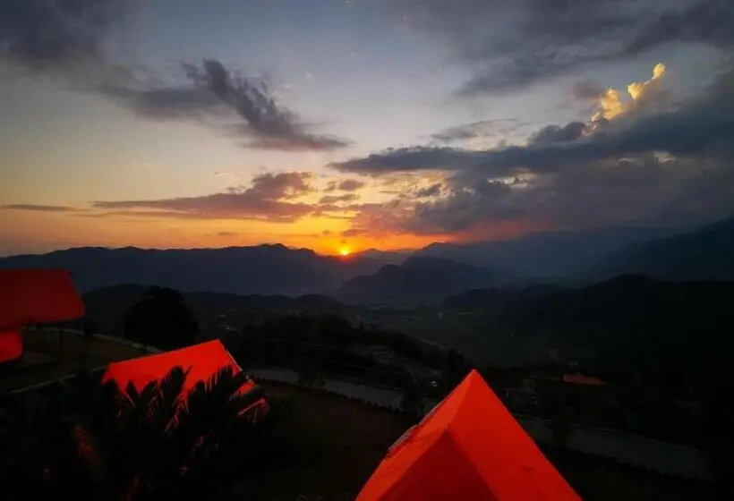 چادر با خدمات رفاهی استاندارد, Dhikidada Resort