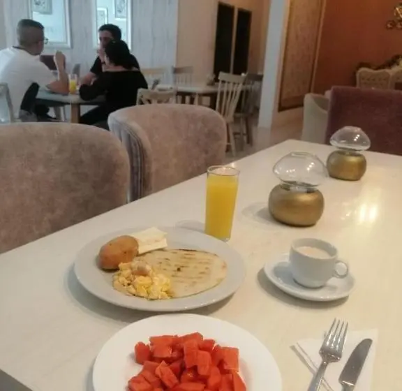 デラックススイート, La Candelaria House