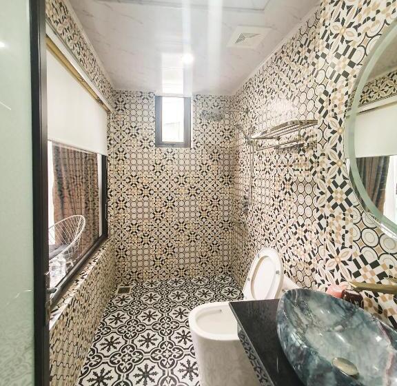 اتاق لوکس, T Global Holdings Tam đảo