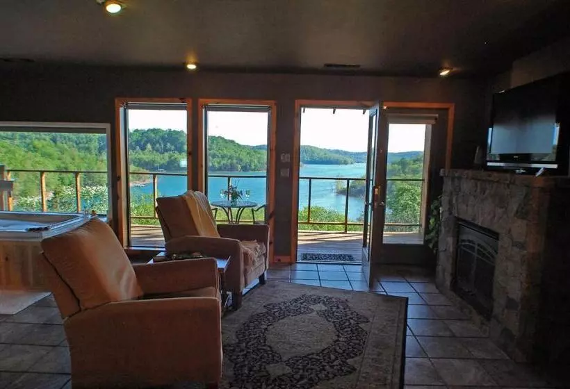 Suite with lake view, Beaver Lakefront Cabins   Couples Only Getaways