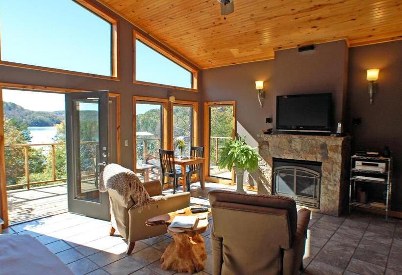 كابينة, Beaver Lakefront Cabins   Couples Only Getaways