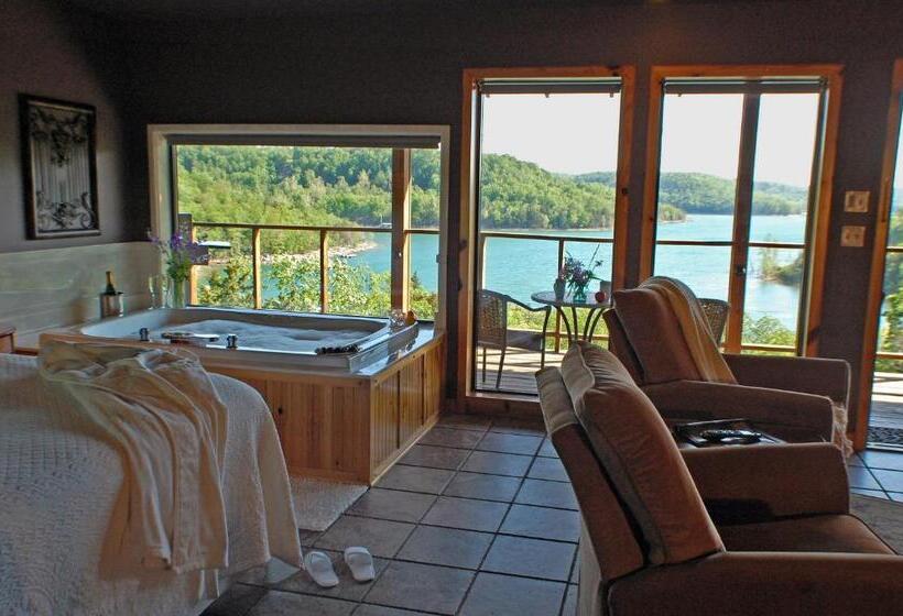 جناح مطل على البحيرة, Beaver Lakefront Cabins   Couples Only Getaways