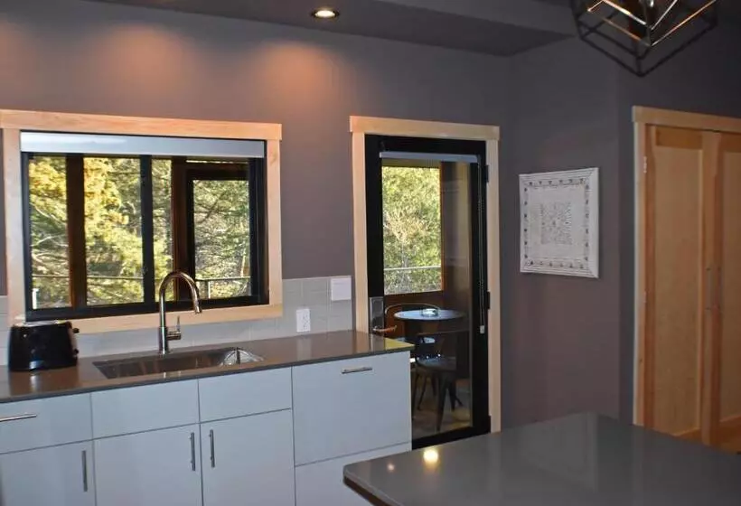 スーペリアースイート, Beaver Lakefront Cabins   Couples Only Getaways