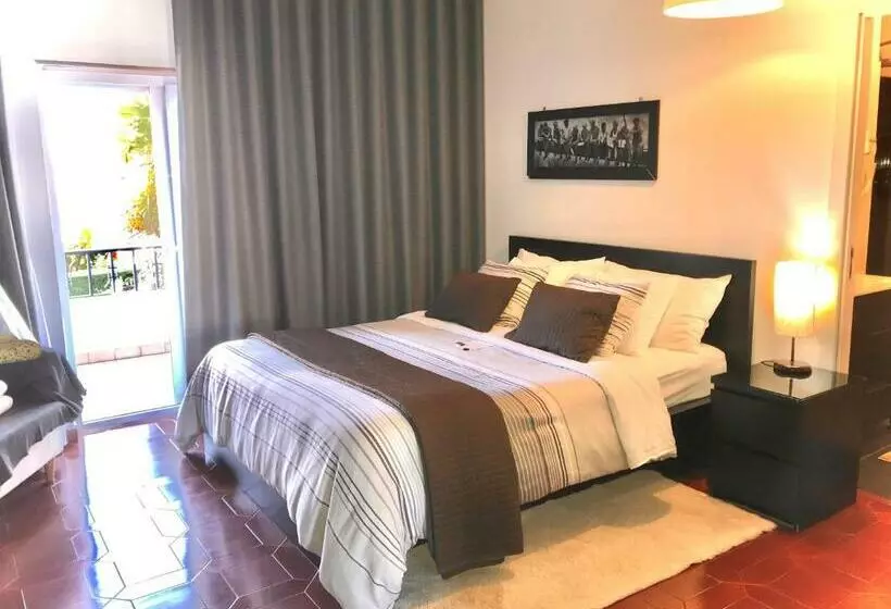 اتاق کلاسیک, Boutique A Esplanada