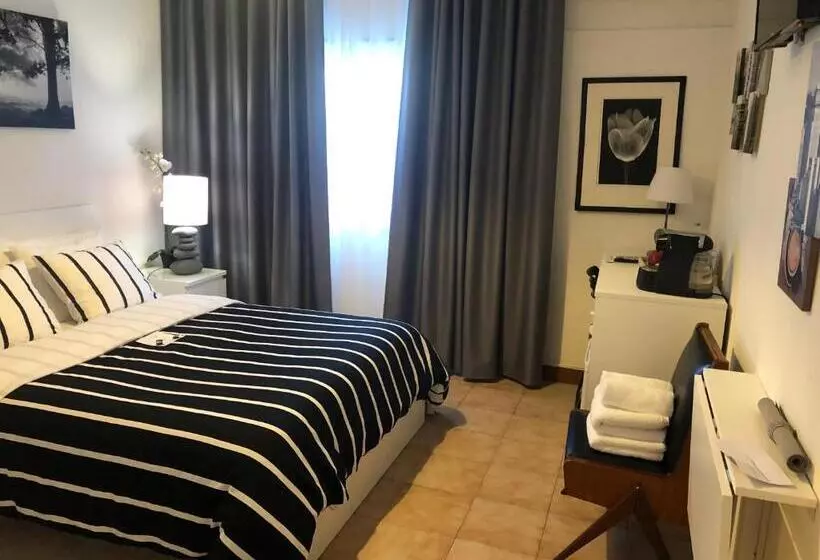 اتاق لوکس, Boutique A Esplanada