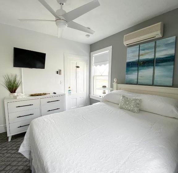 带特大床的标准间, By The Sea Guests Bed & Breakfast & Suites