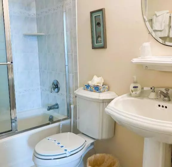 キングサイズベッドのスタンダードルーム, By The Sea Guests Bed & Breakfast & Suites