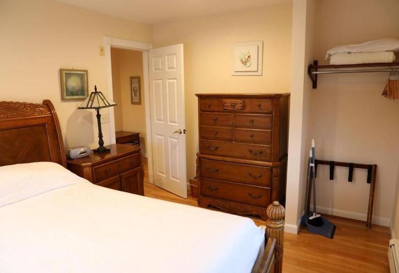 带2个卧室的套房, By The Sea Guests Bed & Breakfast & Suites