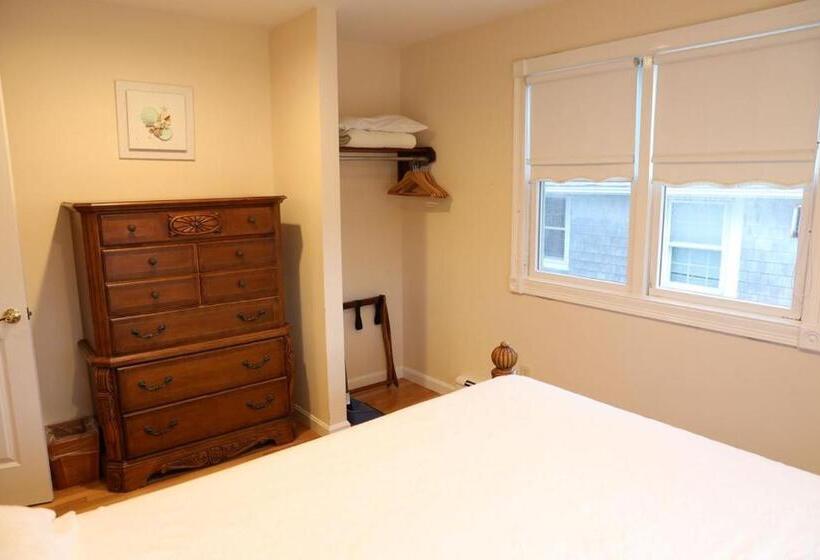 带2个卧室的套房, By The Sea Guests Bed & Breakfast & Suites