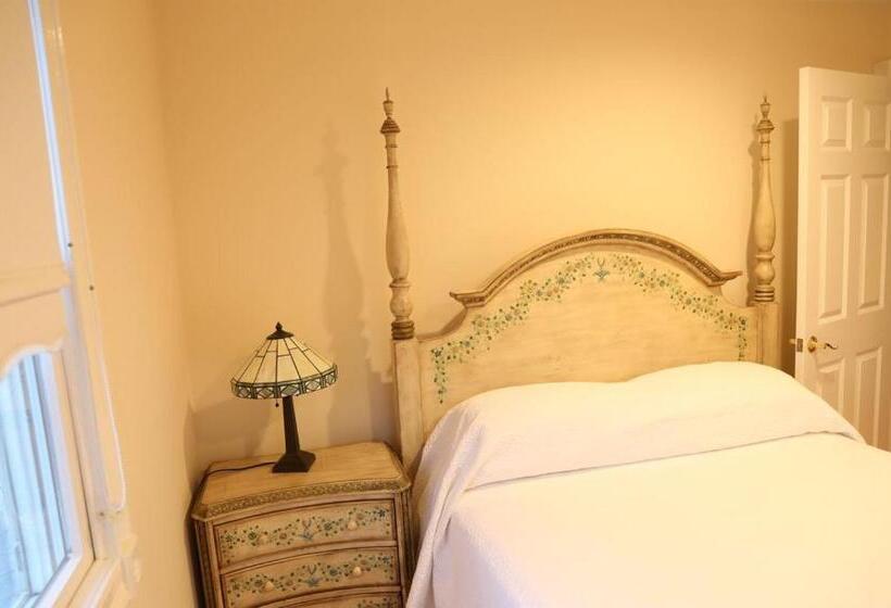 带2个卧室的套房, By The Sea Guests Bed & Breakfast & Suites