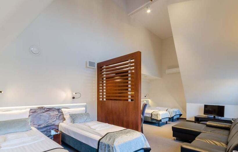 Апартаменты 1 Спальня, Celestin Residence