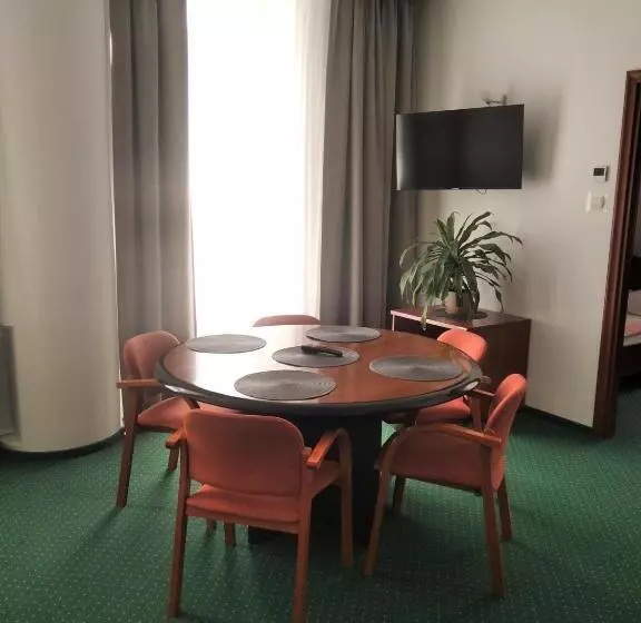 ２ベッドルームアパートメント, Centrum Szkoleniowo Konferencyjne Społem