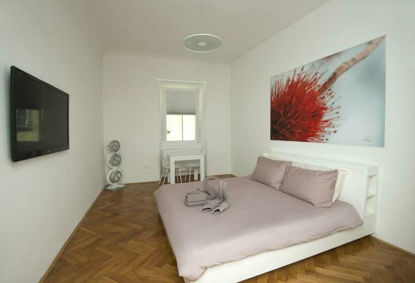 اتاق استاندارد, Galeria River