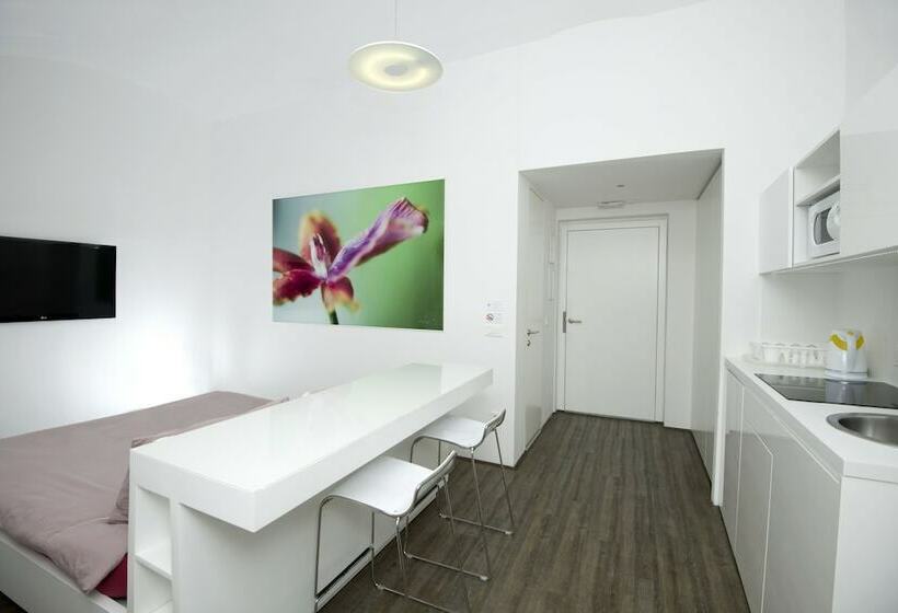 اتاق استاندارد, Galeria River