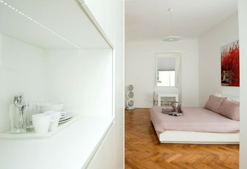 اتاق استاندارد, Galeria River