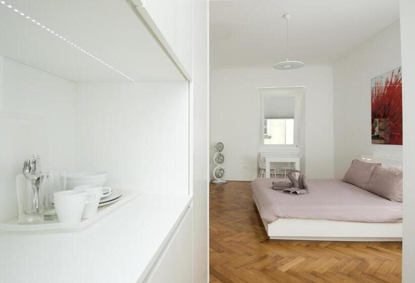 اتاق استاندارد, Galeria River