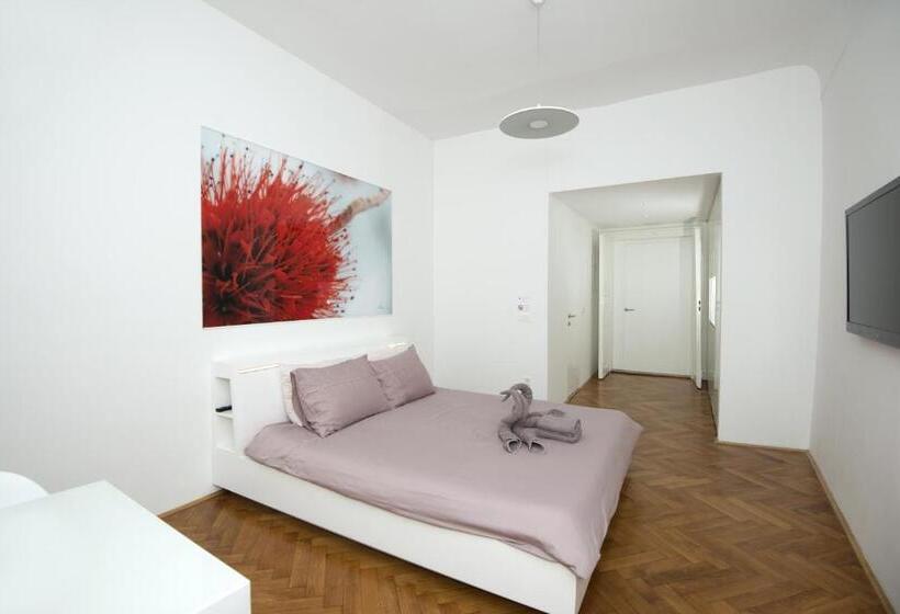 اتاق استاندارد, Galeria River