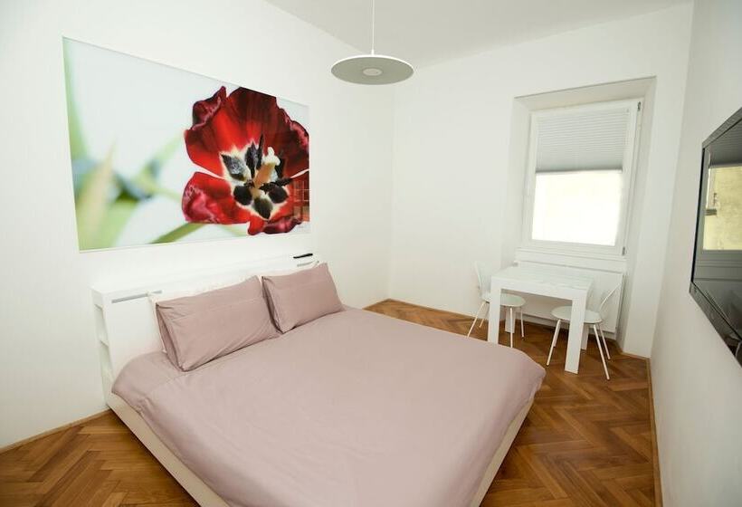 اتاق استاندارد, Galeria River