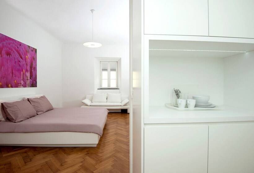 اتاق استاندارد, Galeria River