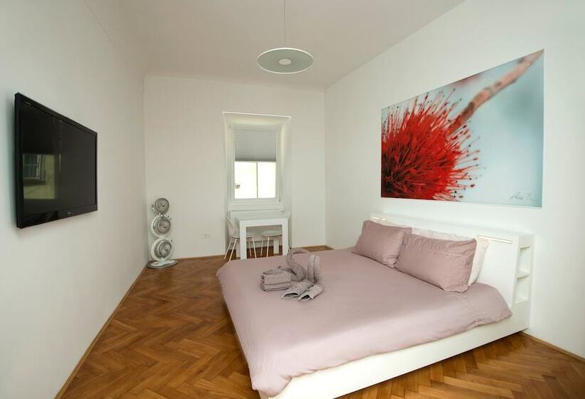 اتاق استاندارد, Galeria River