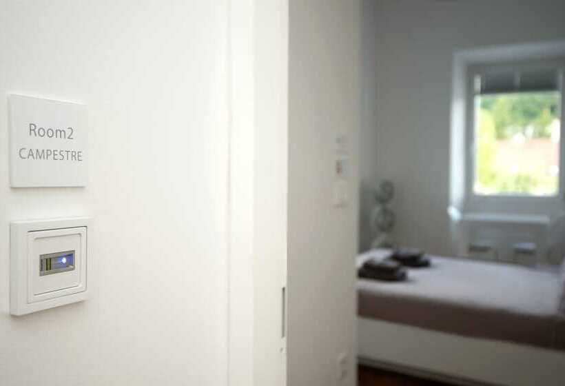 اتاق استاندارد با چشمانداز رودخانه, Galeria River