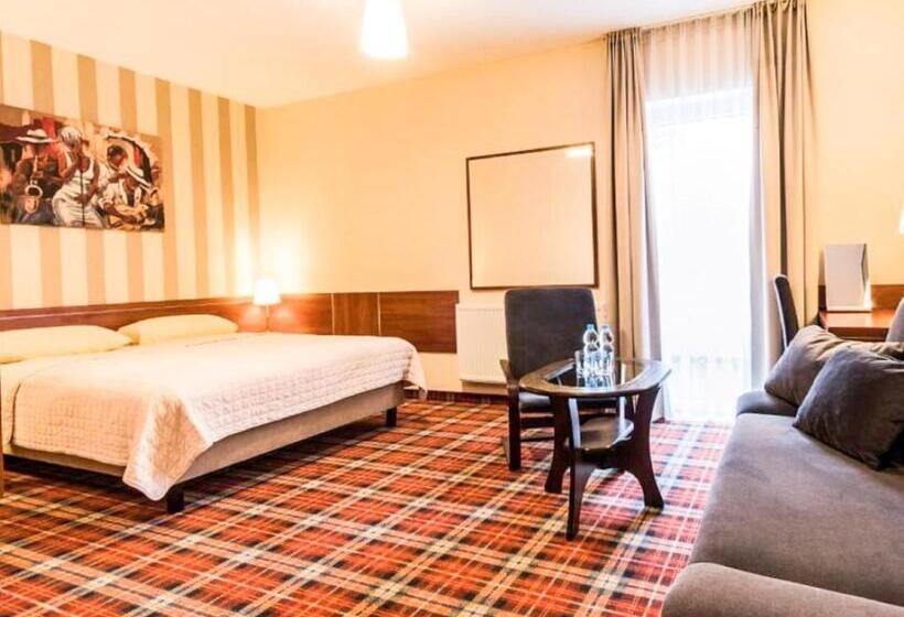 חדר סטנדרט לארבעה, Stara Garbarnia