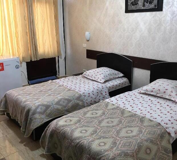 Standard Trippelrum, Taco