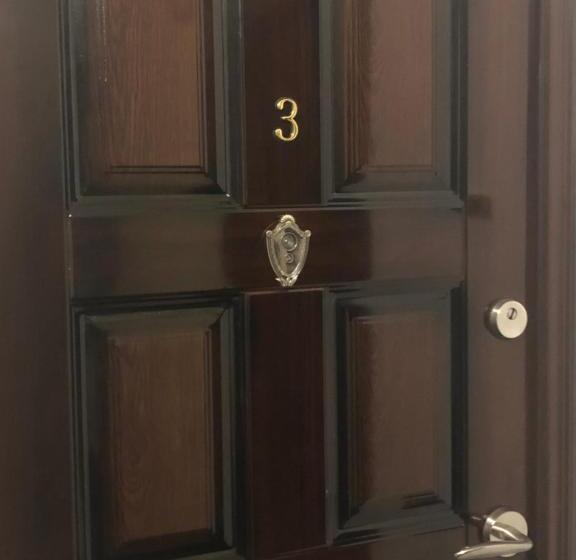 Standard Studio, Taco