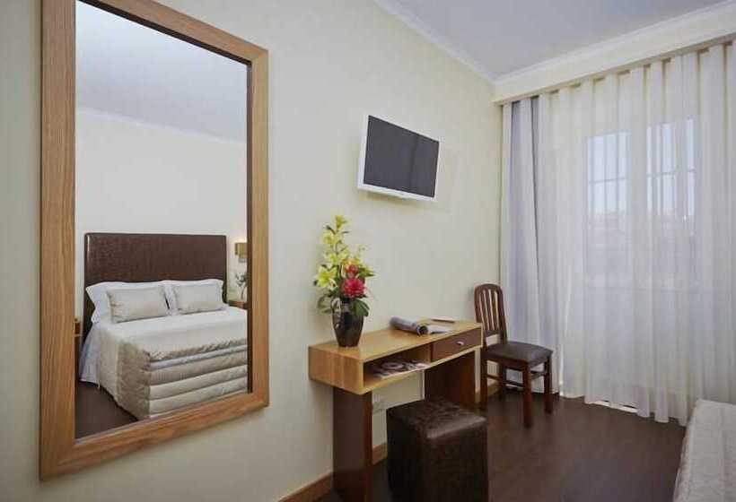 غرفة قياسية, Welcome In