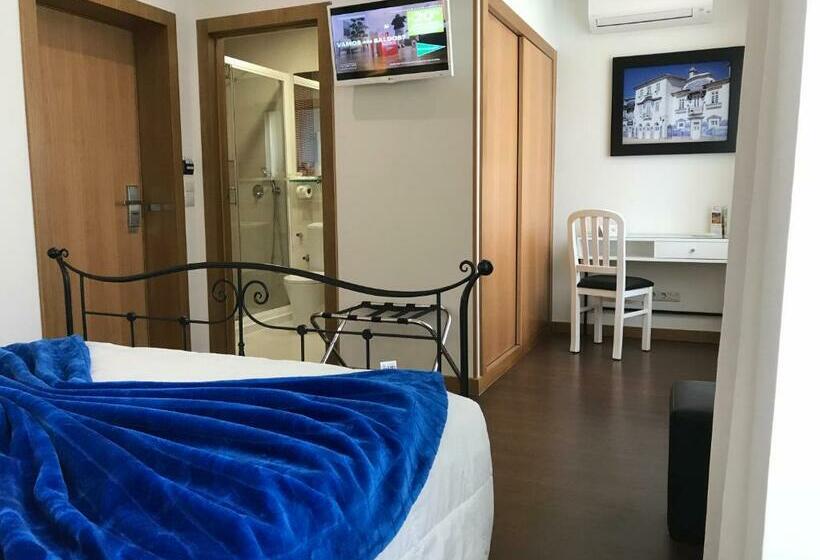 غرفة قياسية, Welcome In