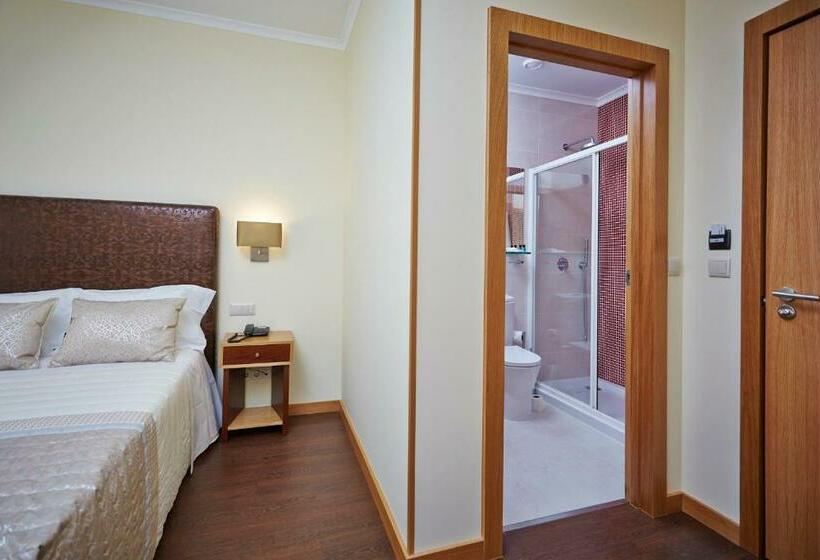 غرفة قياسية, Welcome In