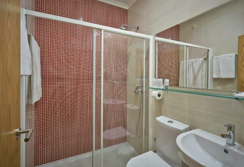 غرفة قياسية, Welcome In