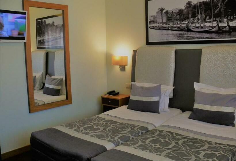 غرفة قياسية, Welcome In