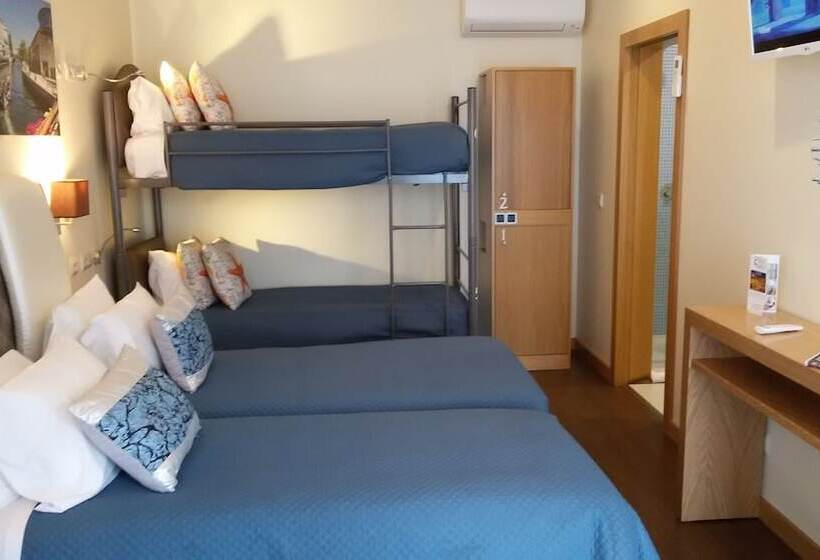 غرفة عائلية, Welcome In