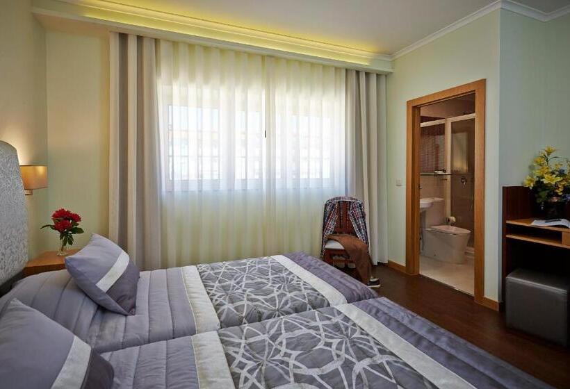 غرفة قياسية, Welcome In