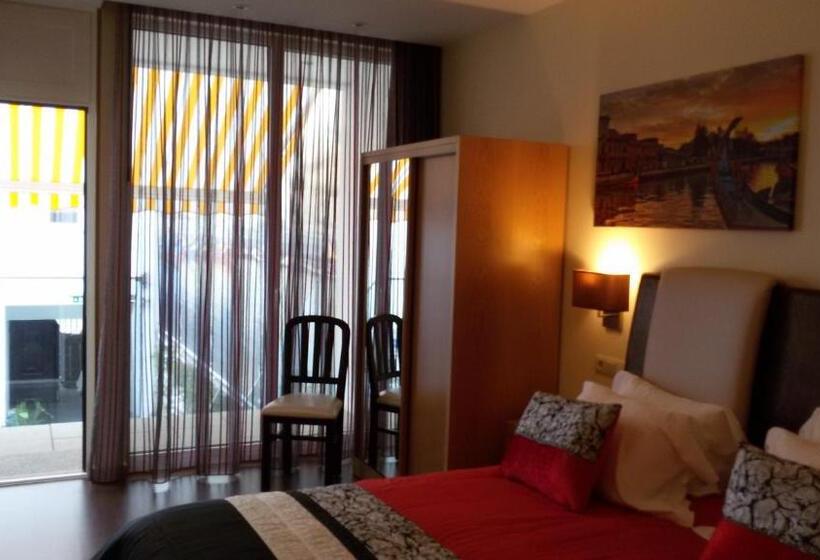 غرفة عائلية, Welcome In