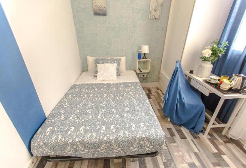 اتاق استاندارد یک نفره, Fuencarral Adeco