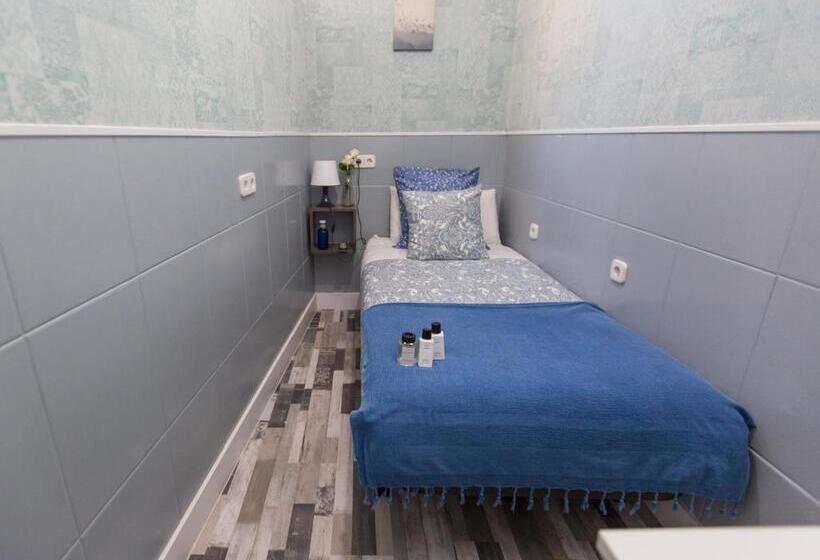 اتاق اکونومی یک تخته, Fuencarral Adeco