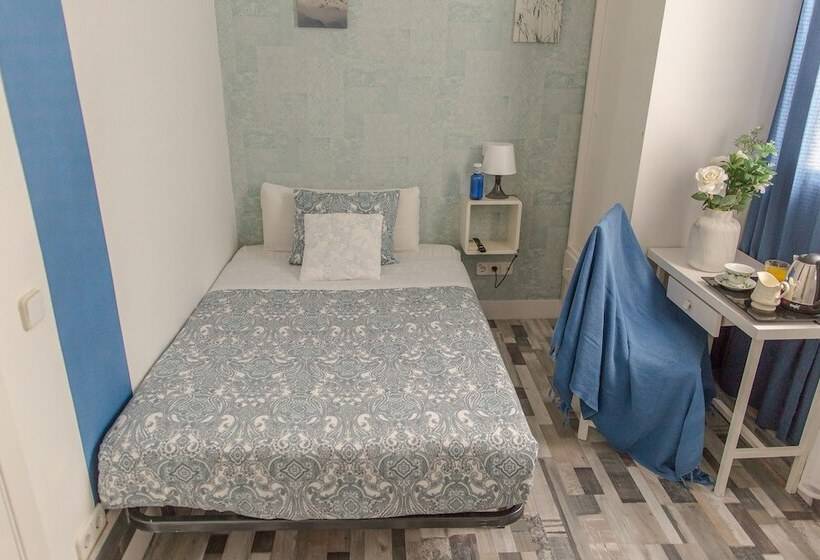 اتاق استاندارد یک نفره, Fuencarral Adeco