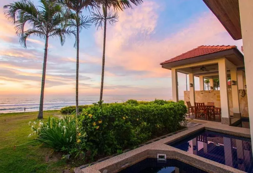 ویلای 2 خوابه با چشم‌انداز دریا, Sabah Beach Villas & Suites